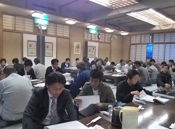 「アキヤマは現場がショールーム」的安全大会。