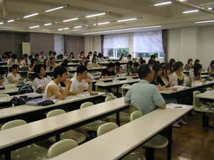学生へ熱波