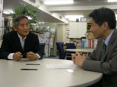 ビジネス支援図書館へ小出マネージャー出前!