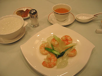 アロエ料理(芝海老とアロエの塩炒め)