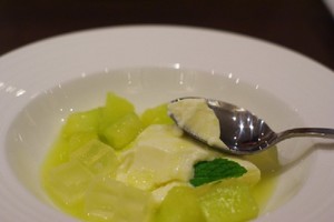 とろける杏仁豆腐