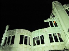 夜の平和記念公園
