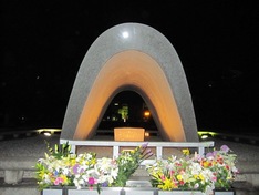 夜の平和記念公園