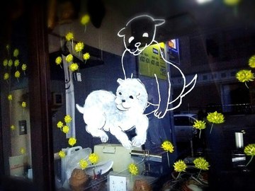 藍染屋さんに春のイラストを描いてきました。 藍染屋さんに春のイラストを描いてきました。