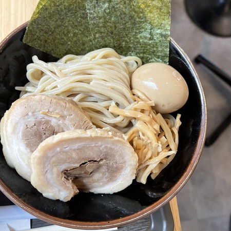 青葉シンボルロード沿いの「東京つけめん六扇堂」さん 青葉シンボルロード沿いの「東京つけめん六扇堂」さん