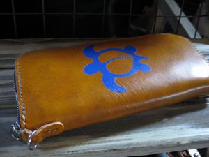 ホヌプリント長財布
