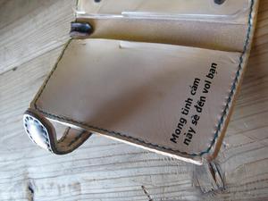 ビートルプリントの本革 i phoneカバー