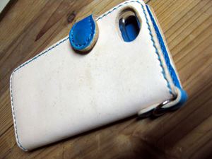 無垢の革の隠れアメコミ スマホカバー