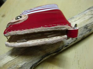 ボーダーのN-05D本革スマホカバー