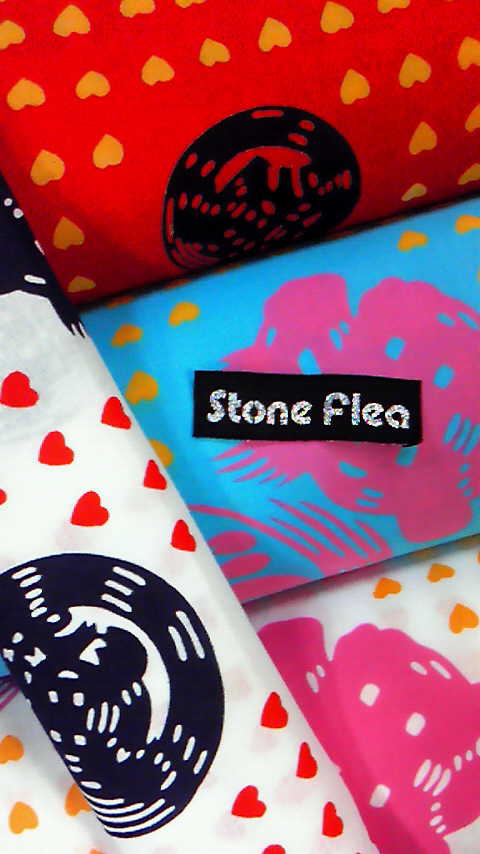 「stone flea! stone flea! stone flea!」