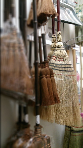 棕櫚の箒 三保原屋本店 年末大掃除 棕櫚の箒 三保原屋本店 年末大掃除