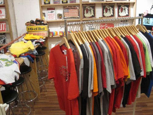 ALL 690YEN Tシャツコーナーが大好評!!