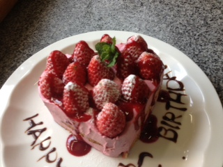 誕生日用のケーキ