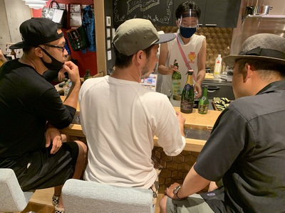 プレ金CAFE&BAR「宝と瑩」 玉置代表忍者シールド着用 プレ金CAFE&BAR「宝と瑩」 玉置代表忍者シールド着用