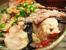 ワール丼カップ:華音の萬幻豚!