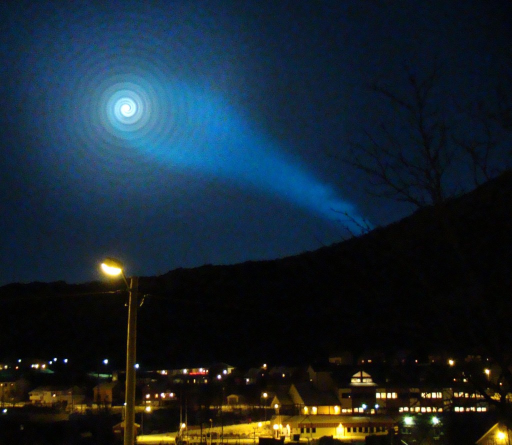 不思議なスパイラル雲が09年12月9日ノルウェー