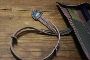本革ロールペンケースをハンドメイド