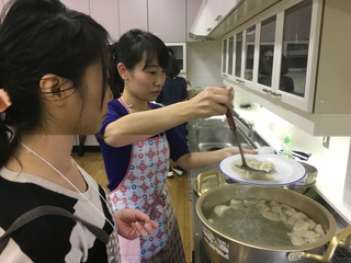皮から作る!秋野菜餃子。男子厨房に入る 皮から作る!秋野菜餃子。男子厨房に入る
