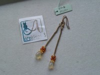 オパールと琥珀のロングピアス