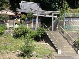 葵区籠上にある白髭神社