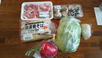 今日のお昼当番はヒゲ”焼きそば”＋隠し味に...