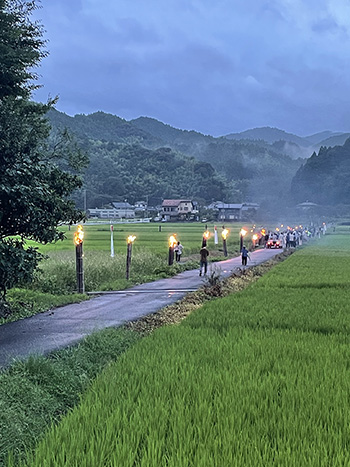 藤枝市岡部町地区の伝統行事「虫送り」