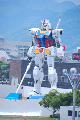 ガンダム見ちゃいました。