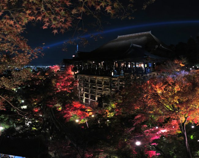 京都　清水寺ライトアップ（2011年秋）