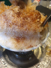かき氷準備中！！試食ばかりで捗らず。。シロップは誰が作る？？で一悶着の予感。。。