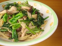 小松菜とキノコのパスタ