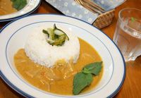 いなば チキンとタイカレー(イエロー)