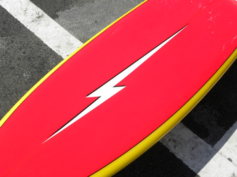 来たよ！いい波:ライトニングボルトサーフボード