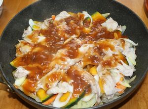 ハウス 豚肉とじゃがいものごちそう蒸し焼きの素