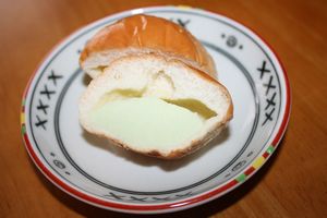 ヤマザキ 薄皮マスクメロンクリームパン