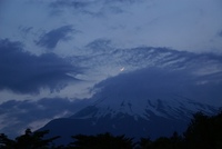 三日月と雲