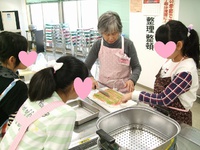 1/9 お菓子屋さんクラブの様子