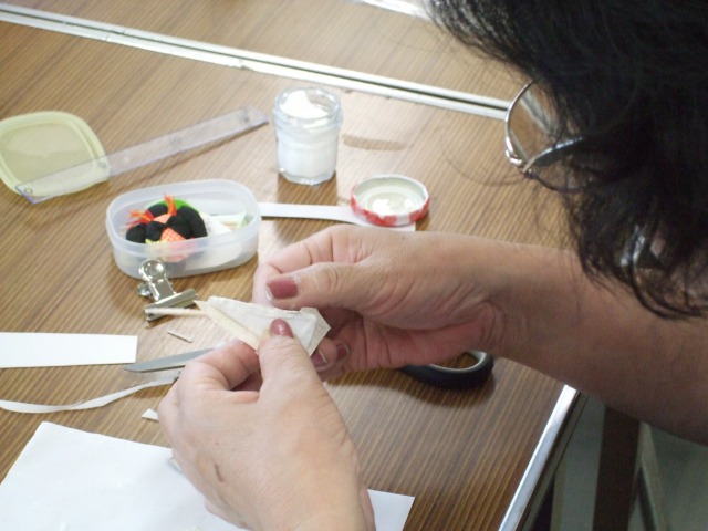 創作和紙人形