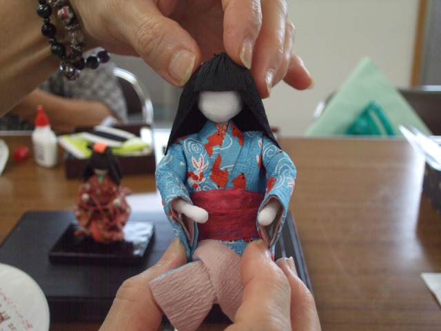 創作和紙人形