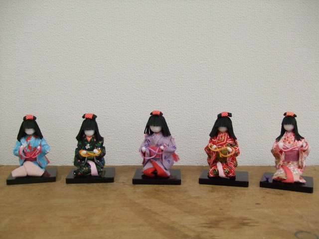 創作和紙人形