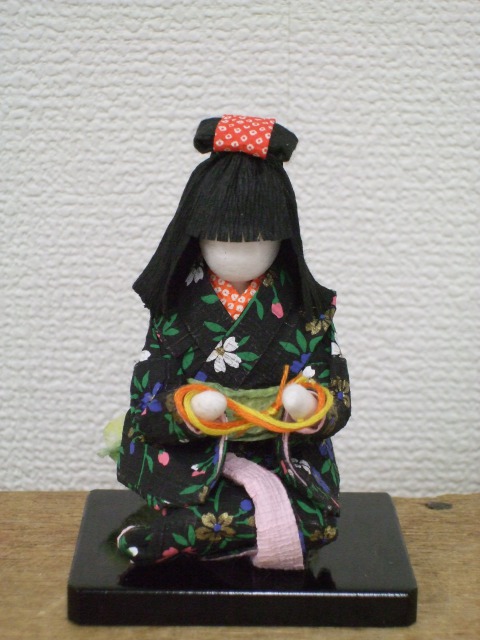 創作和紙人形