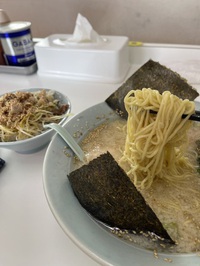 川尻系のラーメンショップ静岡1号店からのカットサロンハンズ！