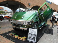 空飛ぶアメ車？