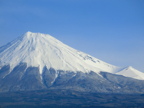 春の富士山