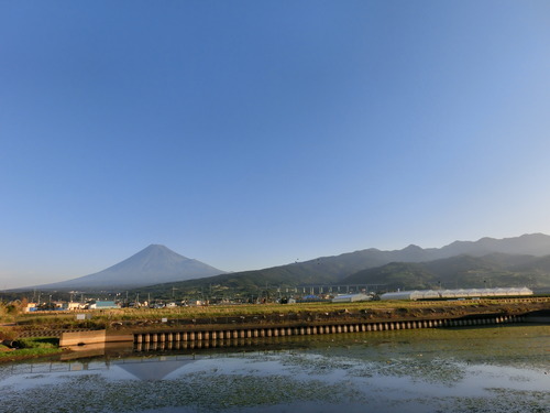 今朝の富士山～散歩そして事務所～