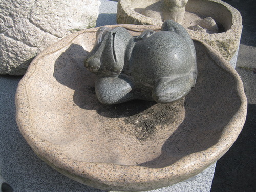 たらふく食って眠りにカエル。