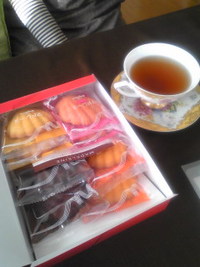 お菓子いただきました