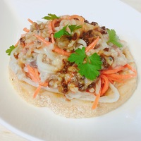 さば水煮缶と野菜パスタのオープンサンド