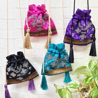 ビーズ刺繍のポーチ型ネックレス 2022/05/29 17:10:06