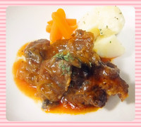 お鍋でコトコト★簡単にとろける食感！【　牛すね肉の煮込み♪ 　】　　【メインおかず】11 2015/04/08 16:24:36