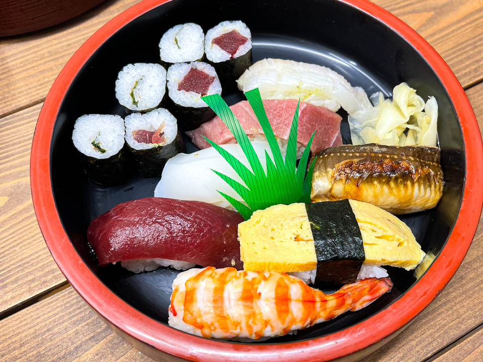 決算日は「末廣鮨」さんのお寿司